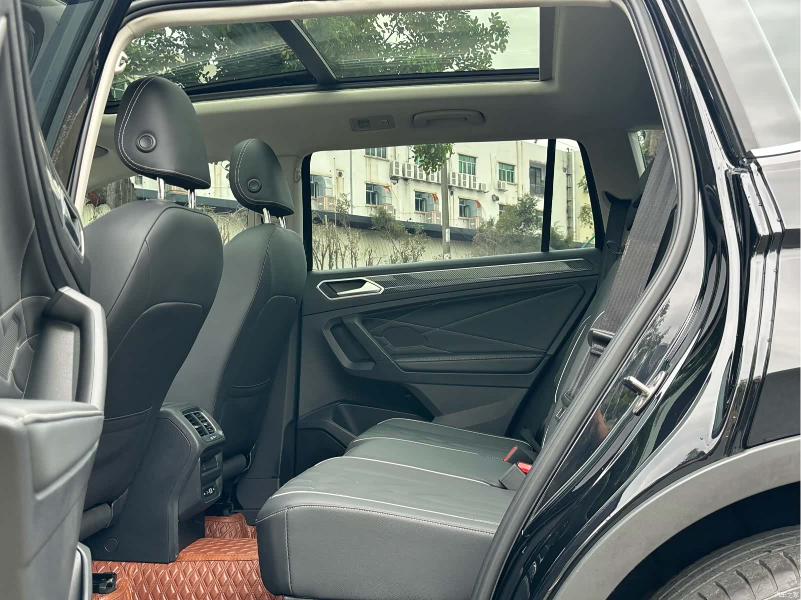Volkswagen Tiguan L, 2024 10