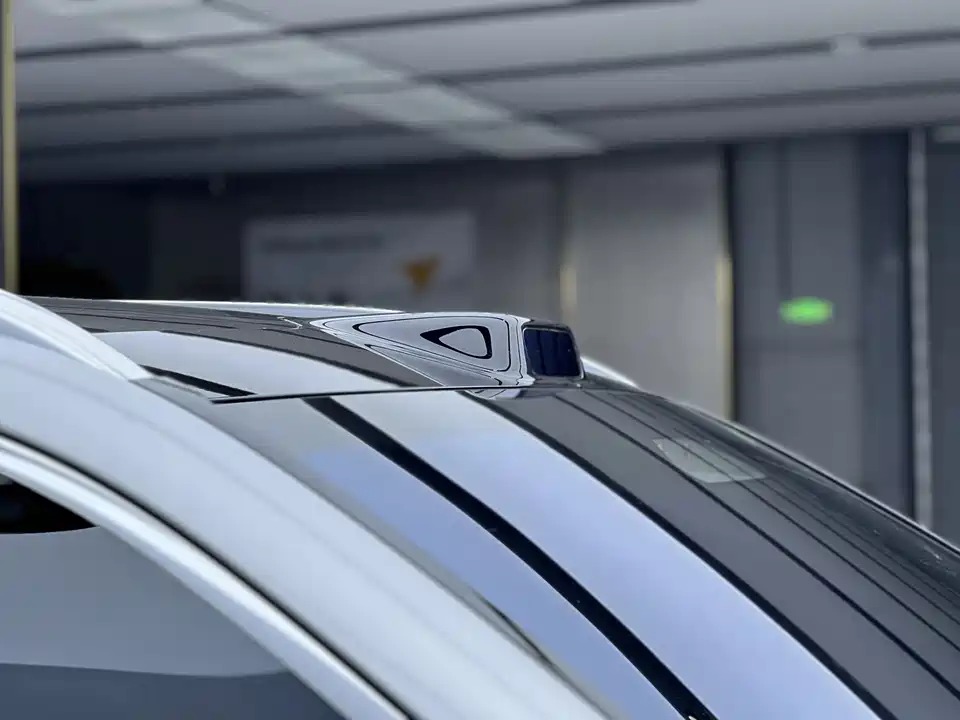 AITO Ask the world M9