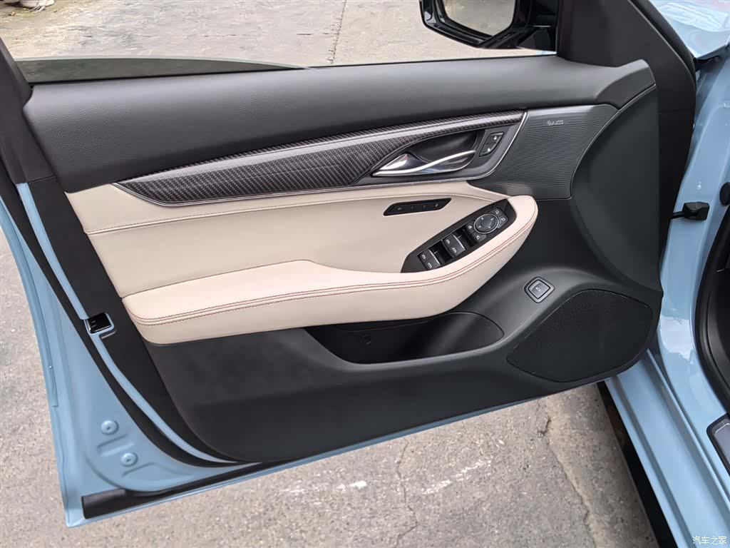 Cadillac CT5, 2025 10