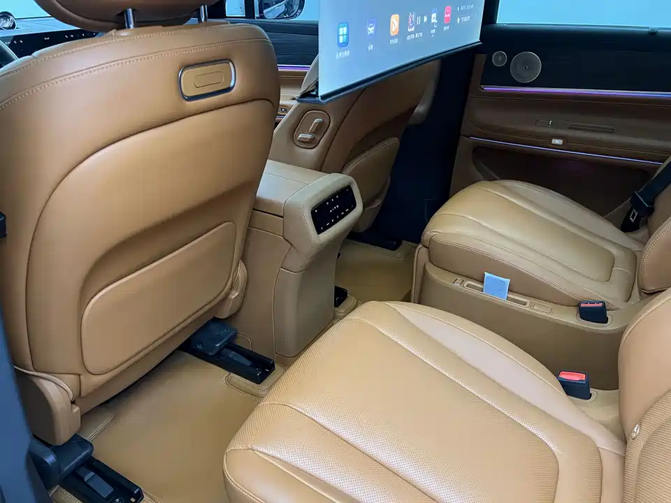 AITO Ask the world M9