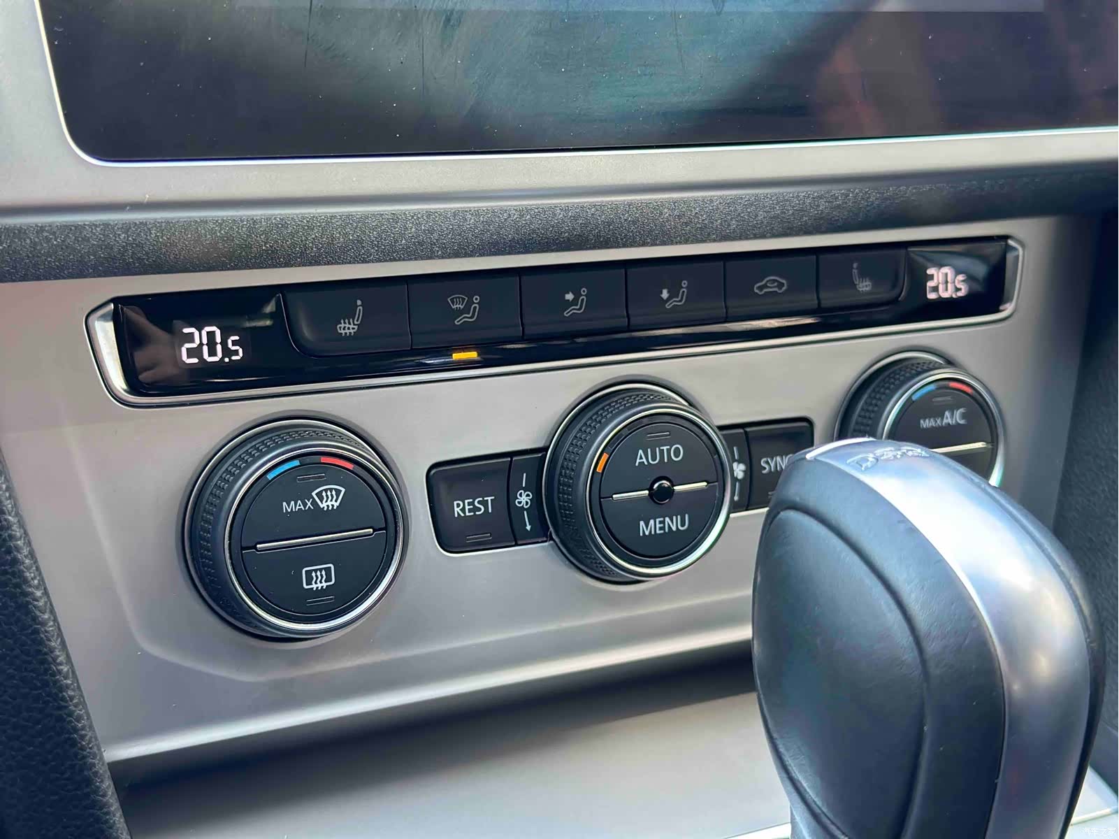 Volkswagen Variant, 2017 16