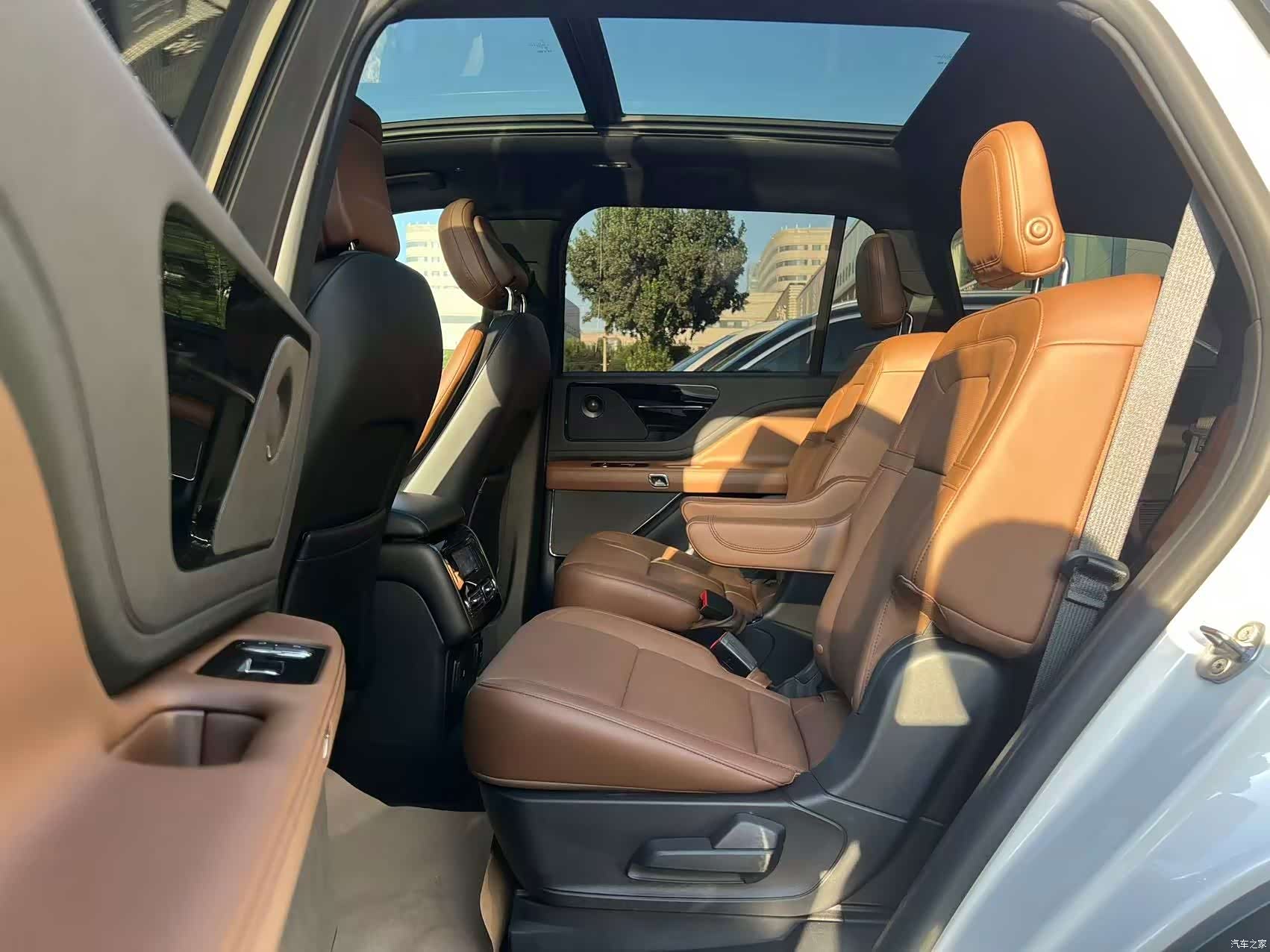 Lincoln Aviator, 2021 15