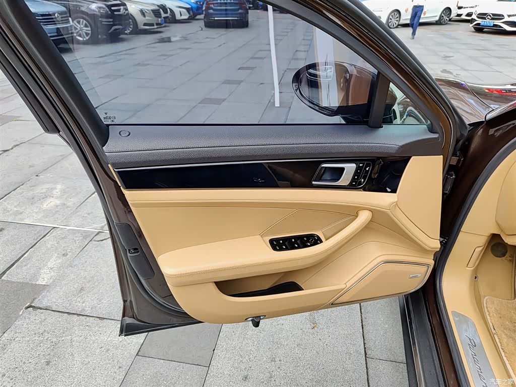 Porsche Panamera, 2018 6