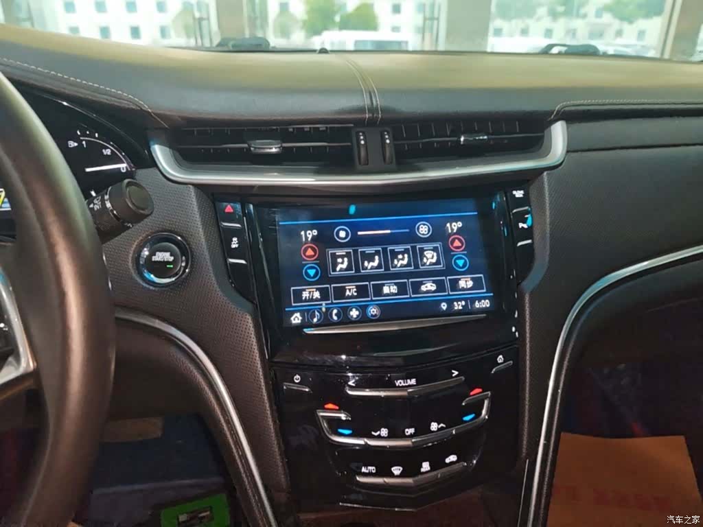 Cadillac XTS, 2018 13