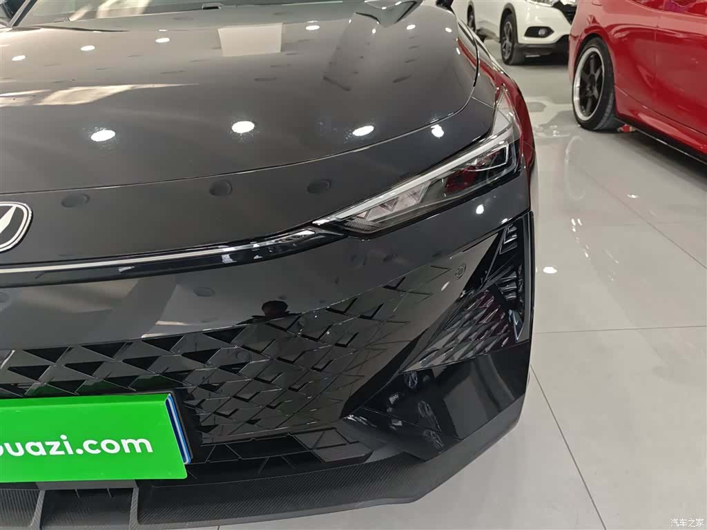 Changan UNI-V, 2025 15
