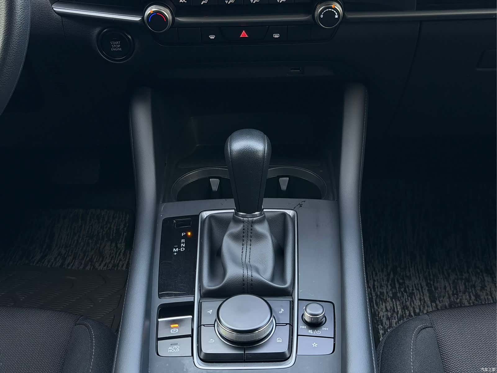 Mazda Mazda3, 2023 12