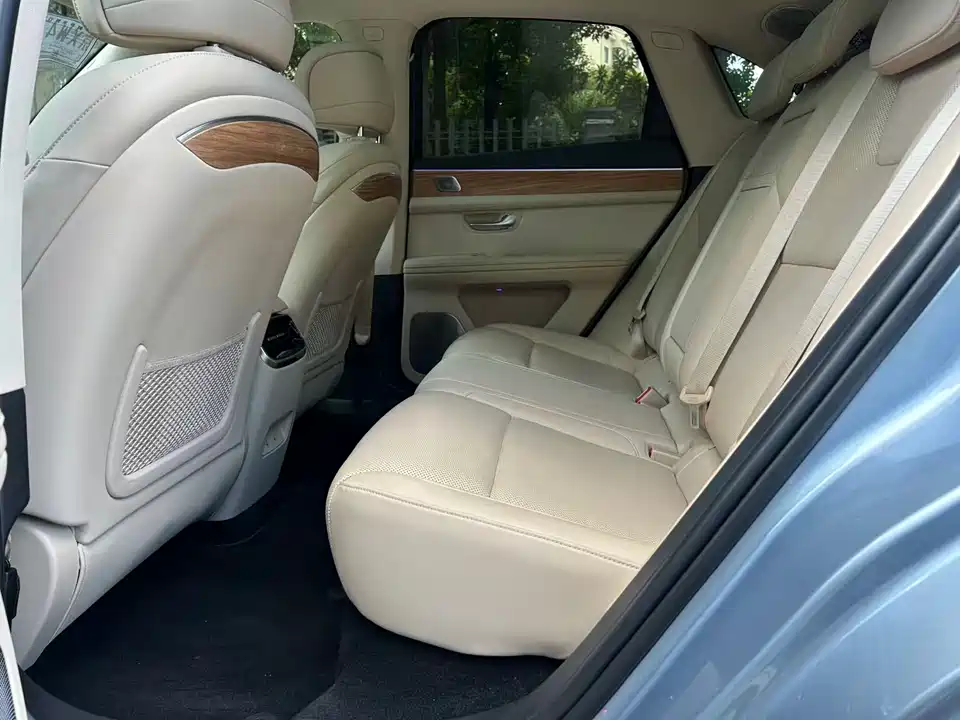 AITO Ask the world M5