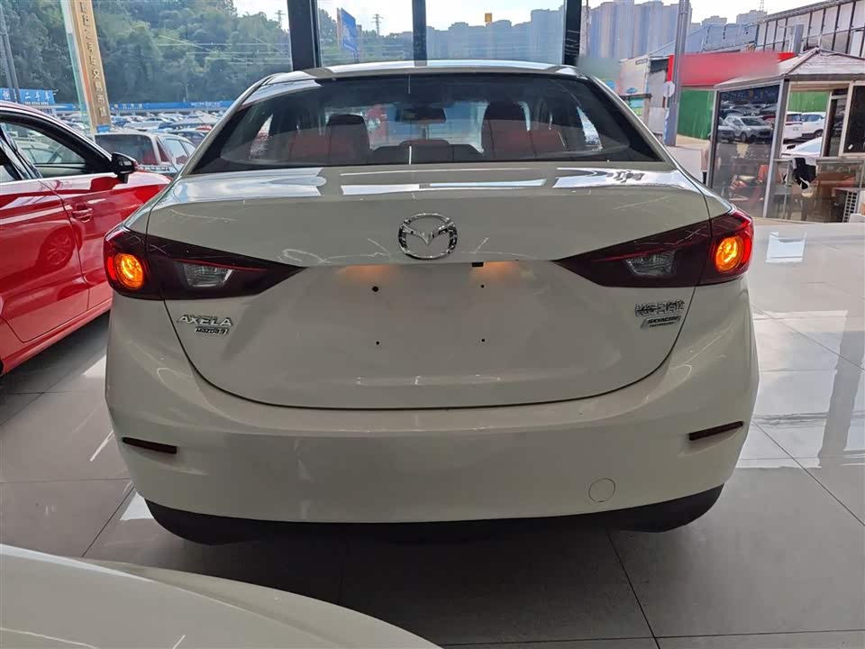 Mazda 3 Angkesaila