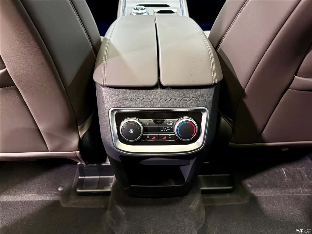 Ford Explorer, 2025 23