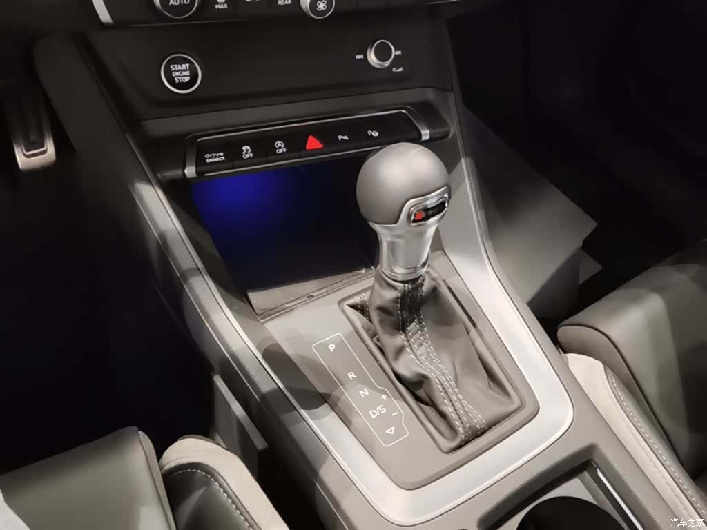 Audi Q3, 2024 14