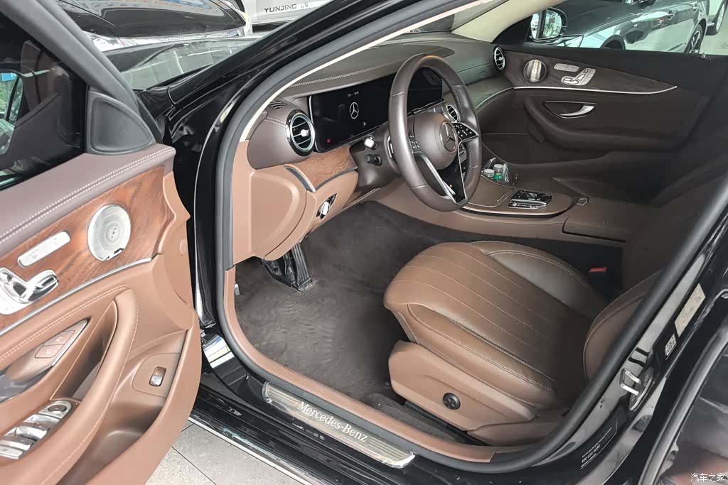 Mercedes-Benz E-Class, 2023 9