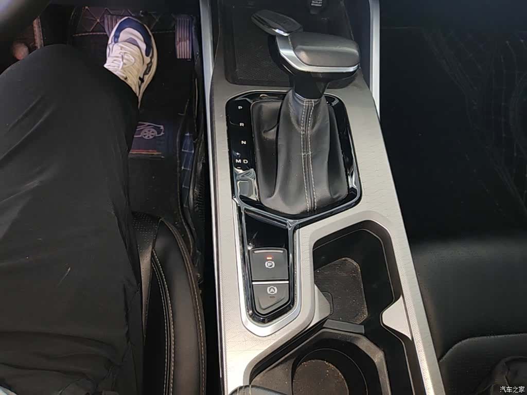 Geely Emgrand, 2023 14