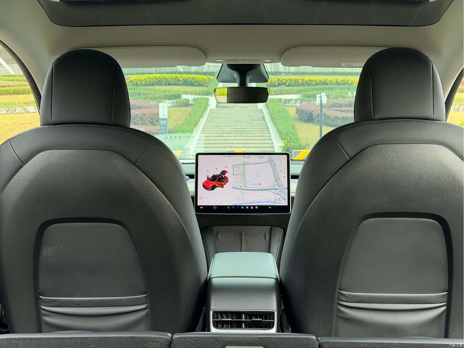 Tesla Model Y, 2022 19