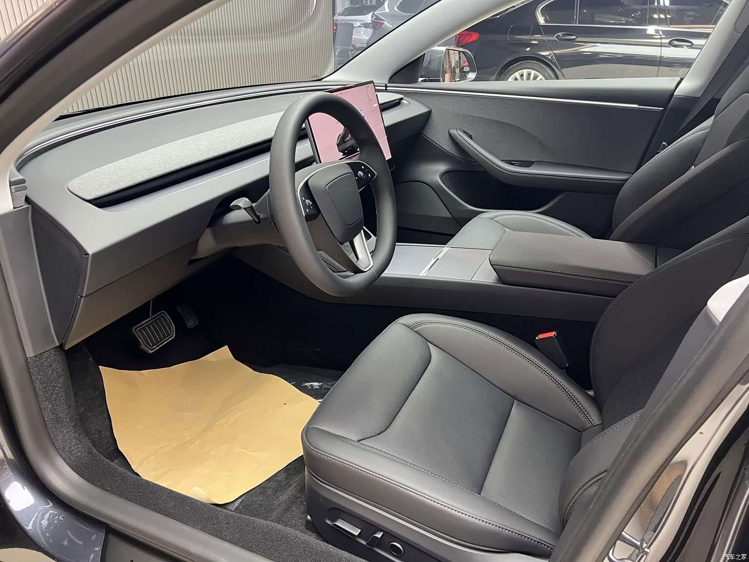 Tesla Model 3, 2026 9