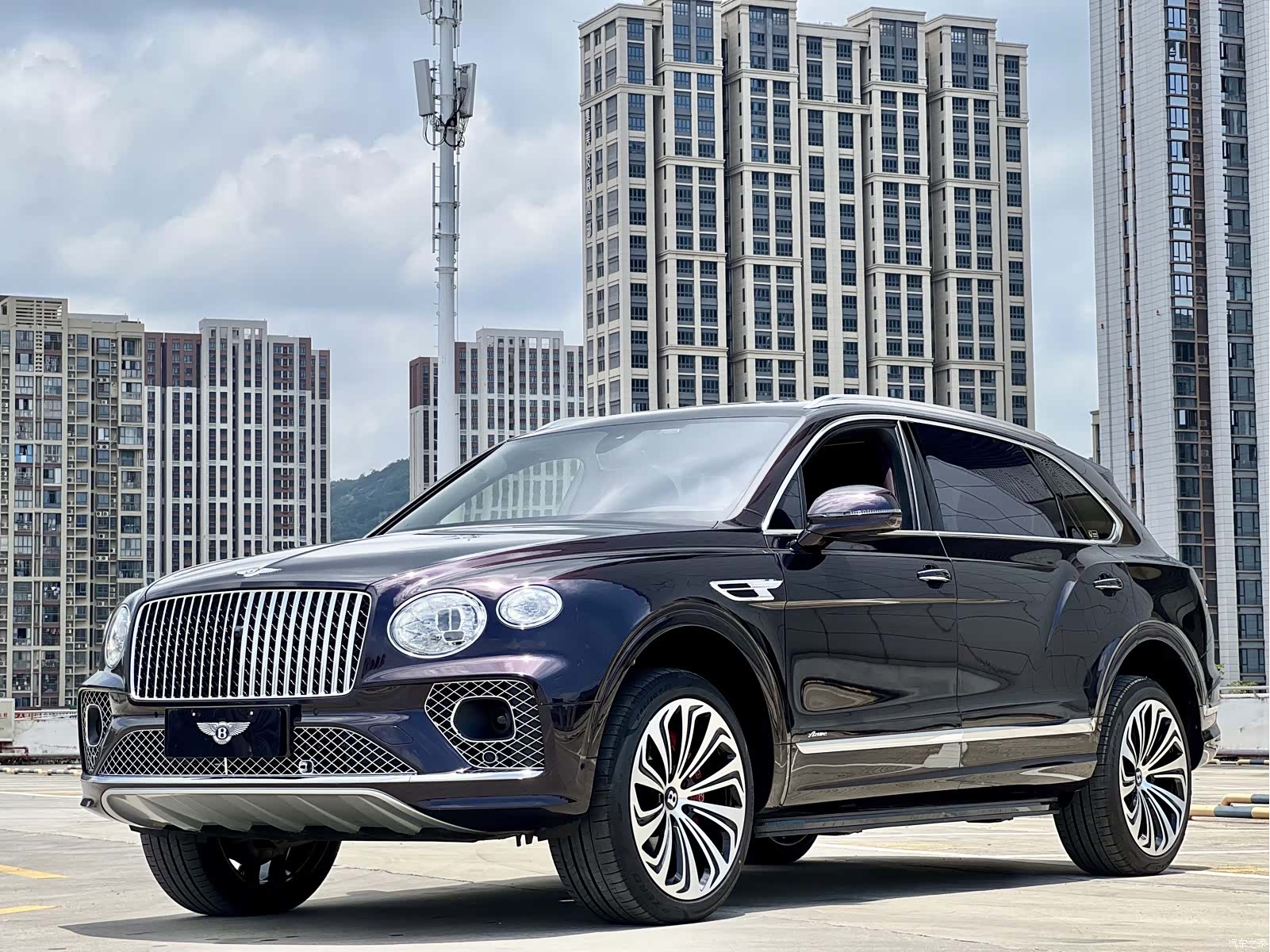 Bentley Bentayga, 2023 2