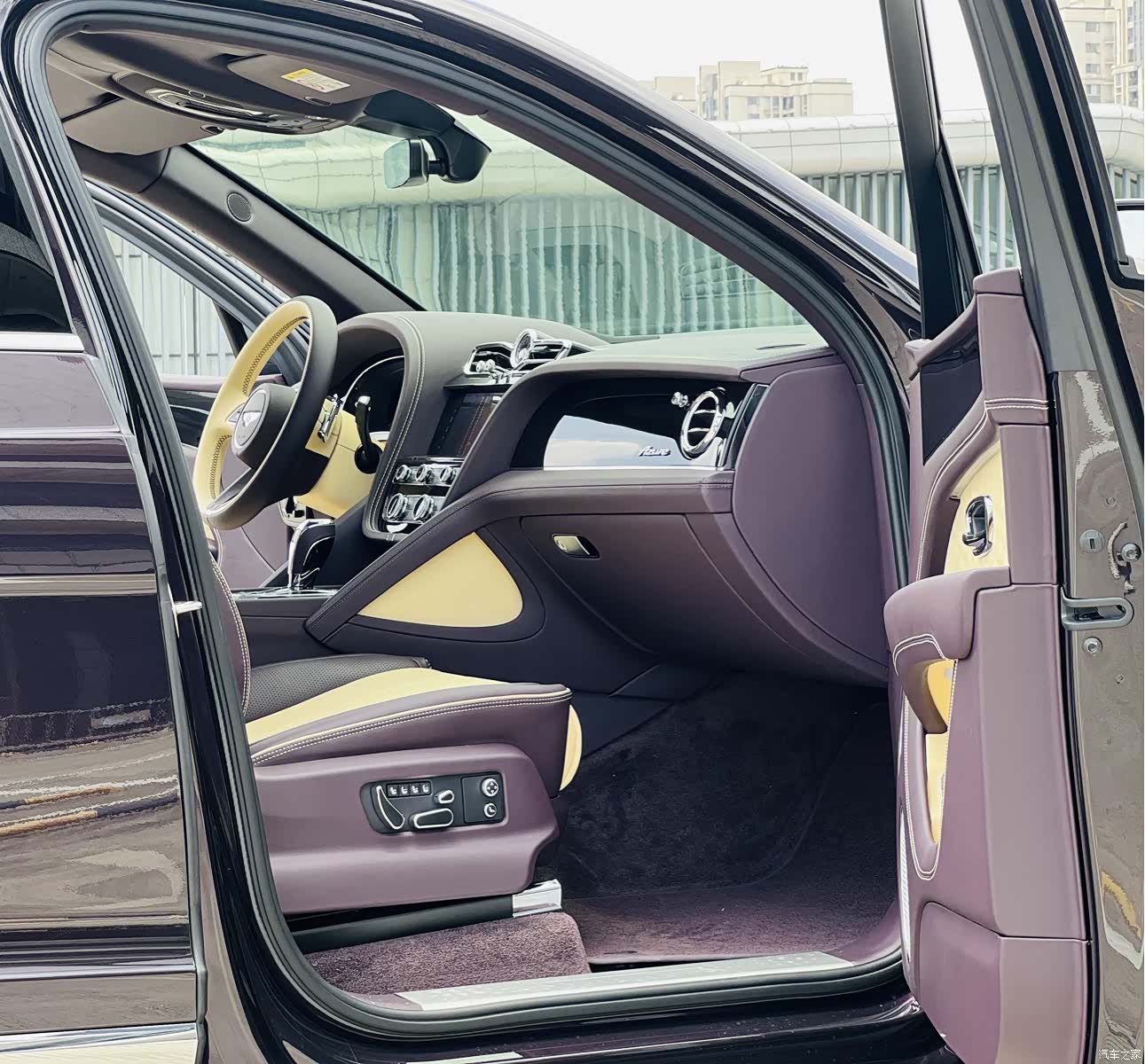 Bentley Bentayga, 2023 7