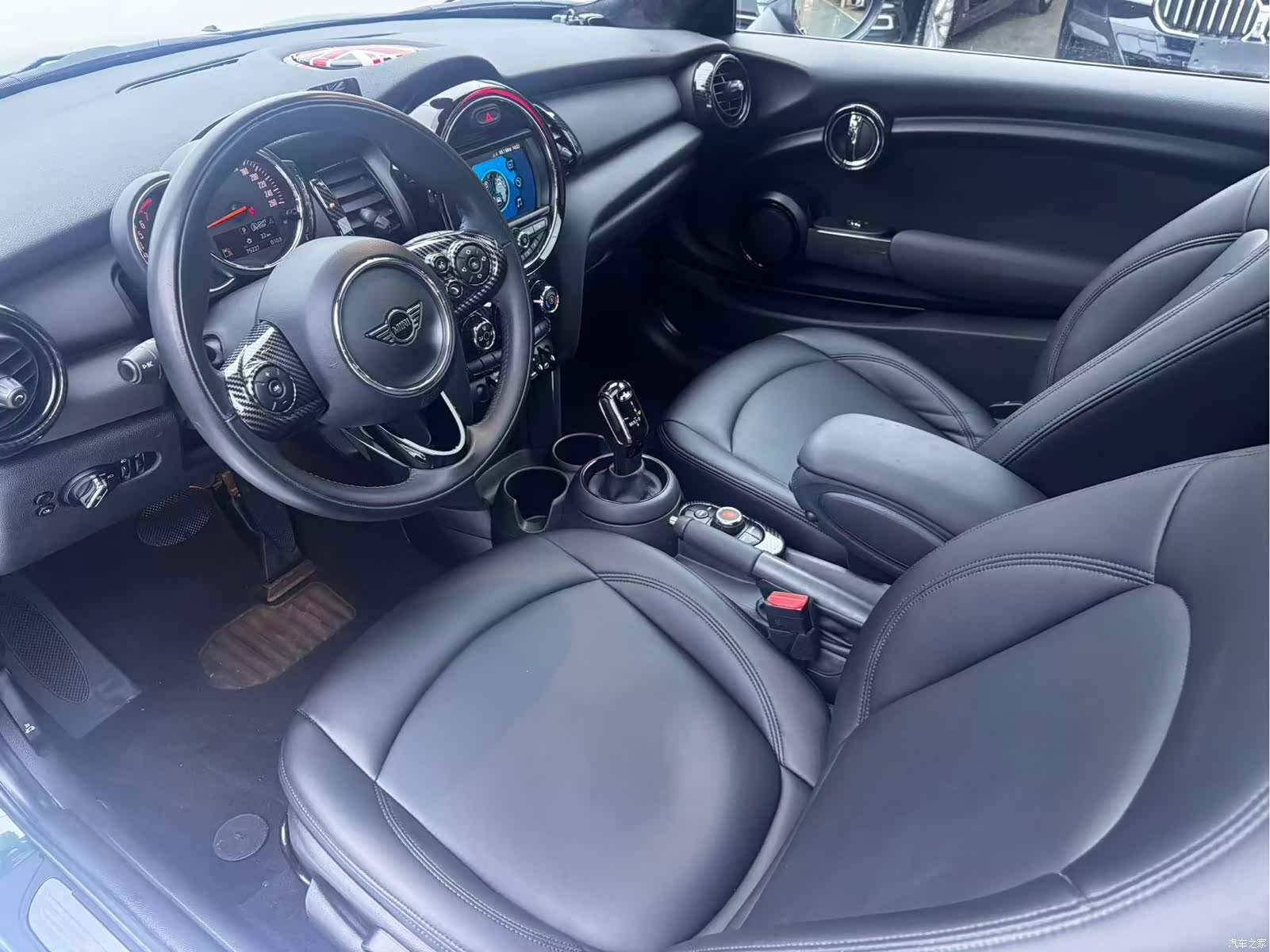 Mini ONE, 2019 8