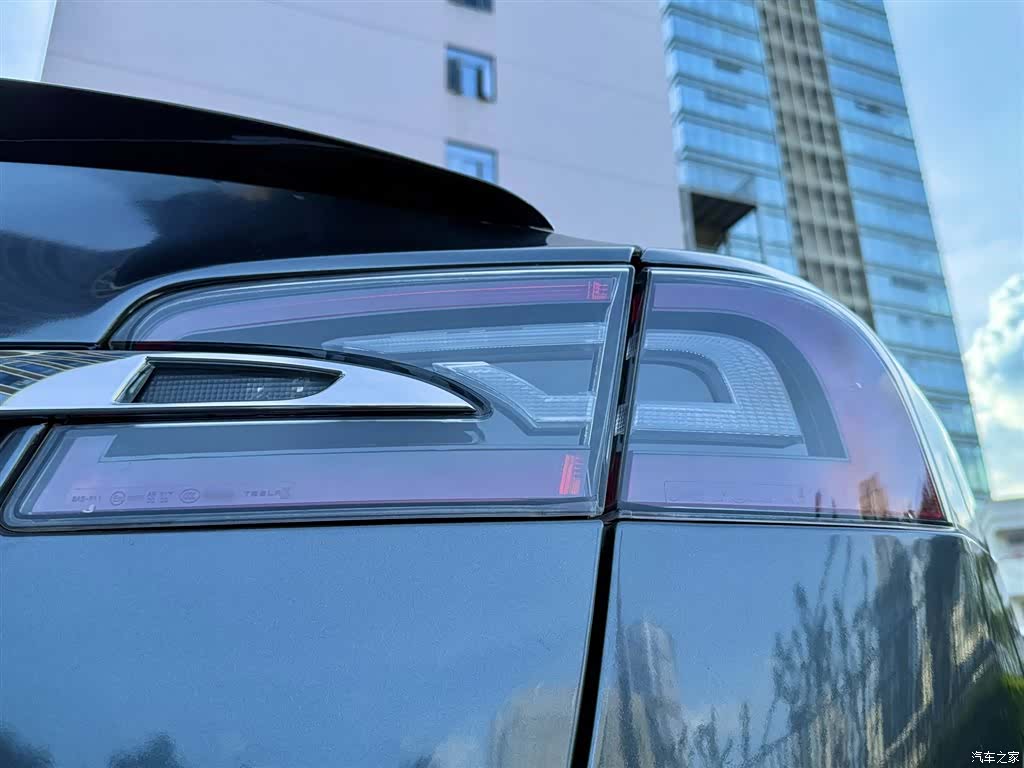 Tesla Model S, 2019 28