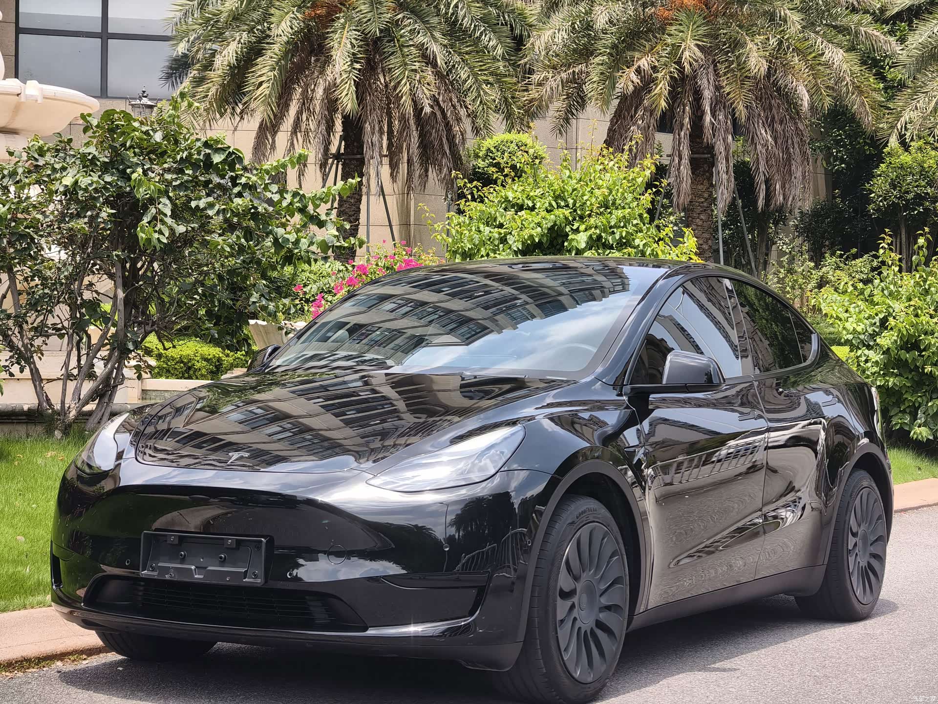Tesla Model Y, 2023 1