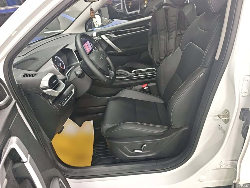 Geely Coolray, 2025 15