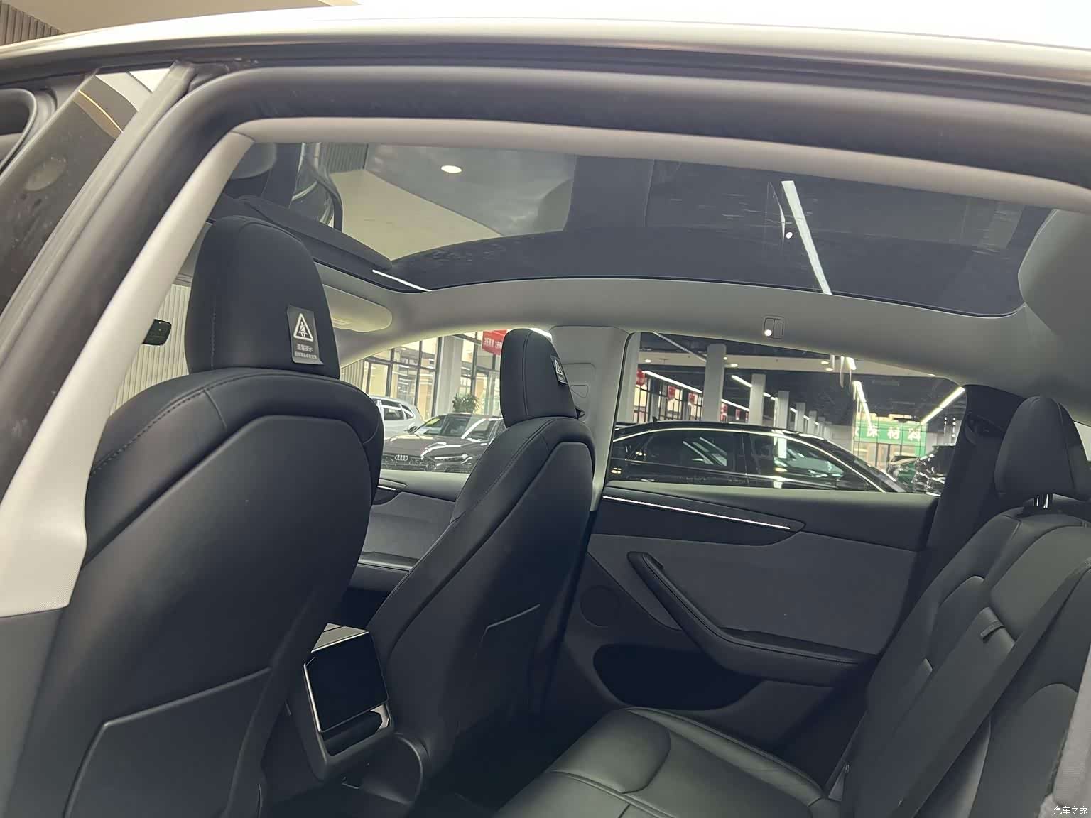 Tesla Model Y, 2025 17