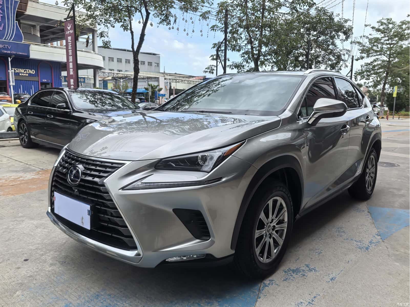 Lexus NX, 2021 1