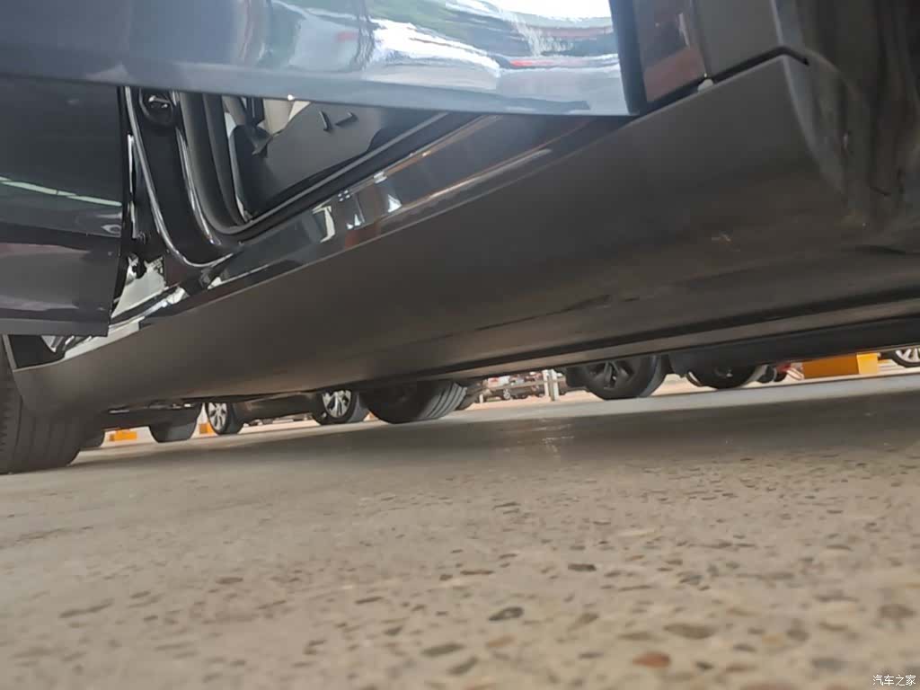 Tesla Model Y, 2024 21
