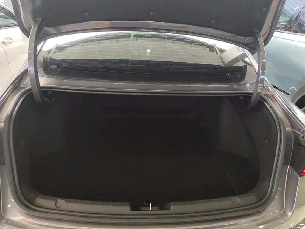 Geely Preface, 2024 15