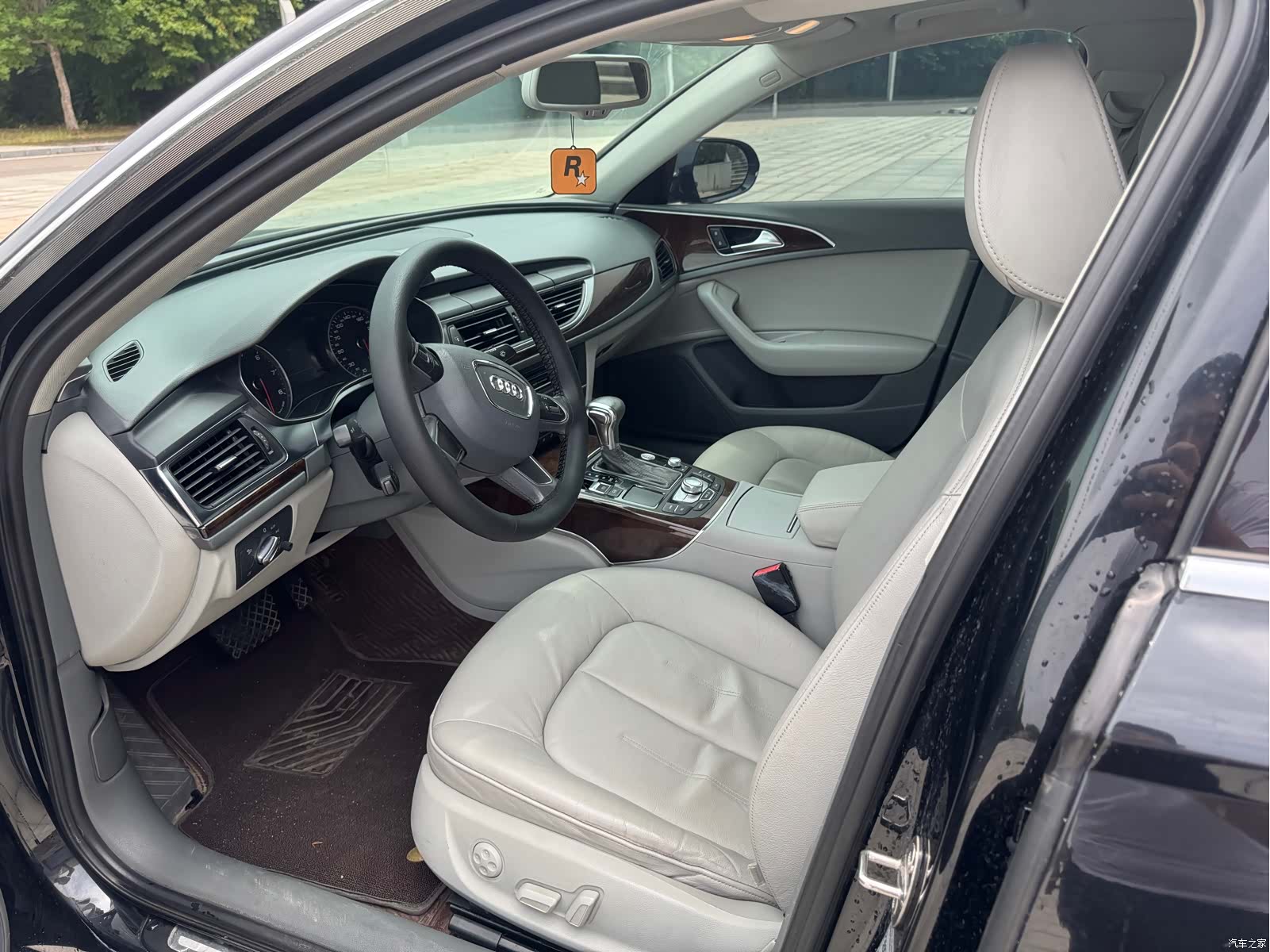 Audi A6L, 2012 4
