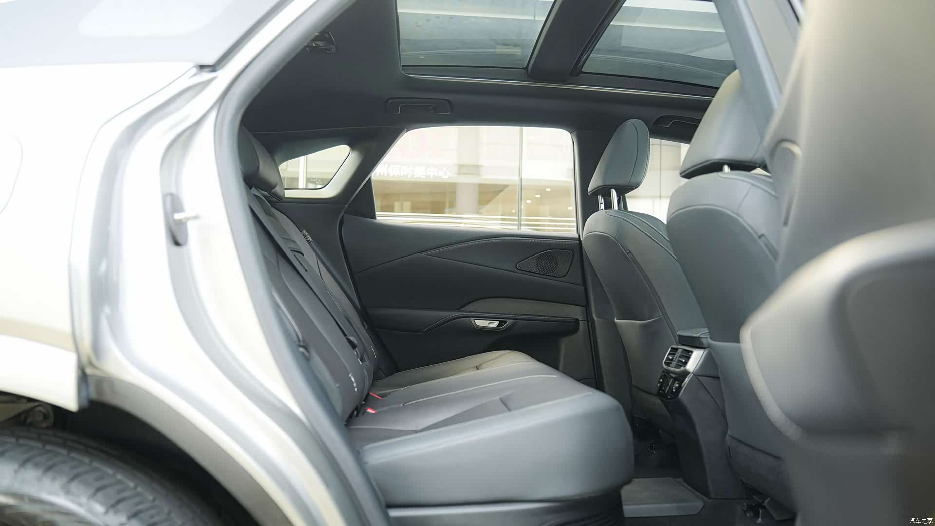 Lexus RX, 2023 14