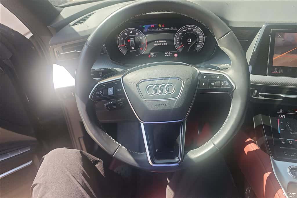 Audi Q6, 2025 15