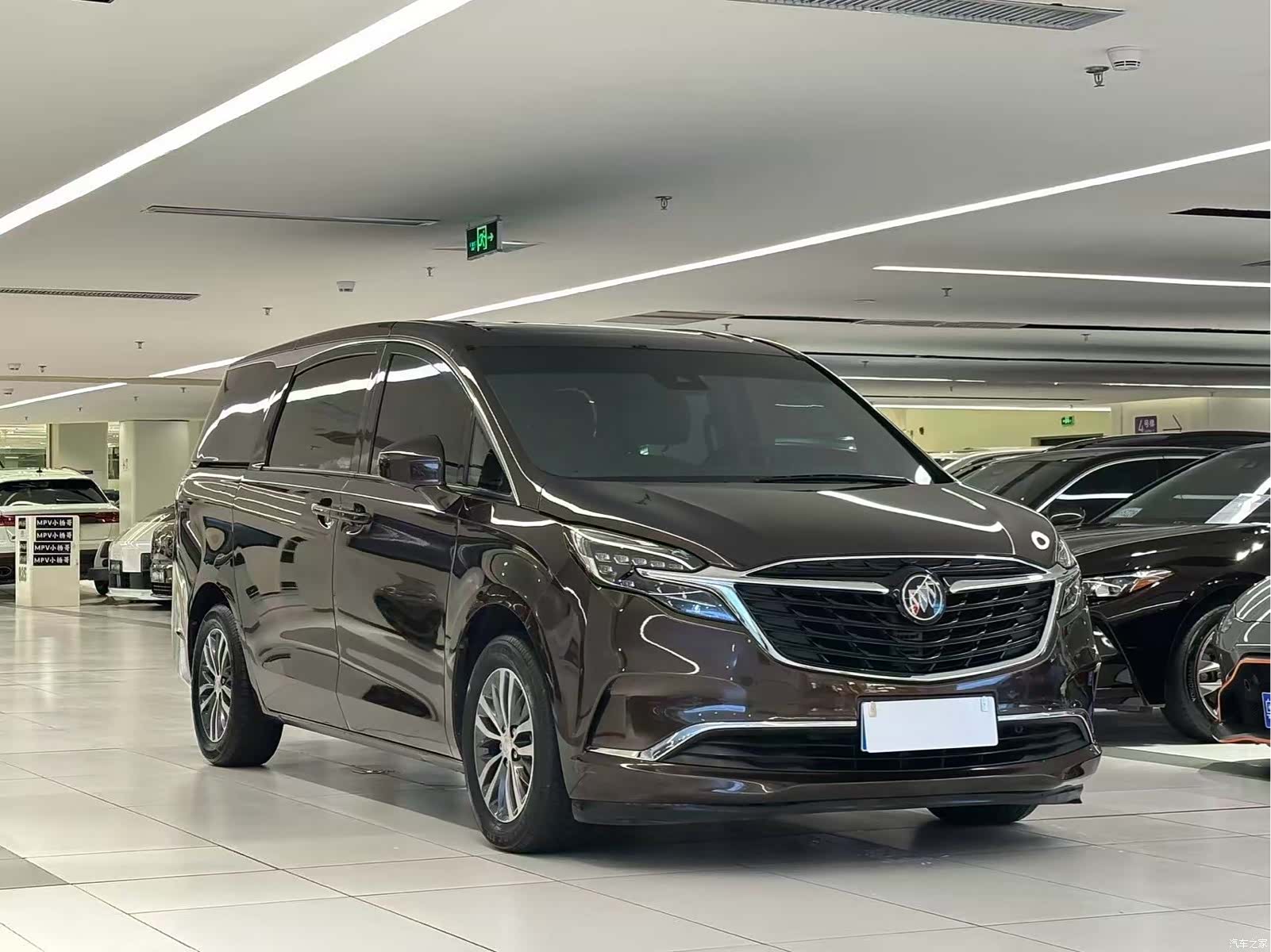 Buick GL8, 2021 3