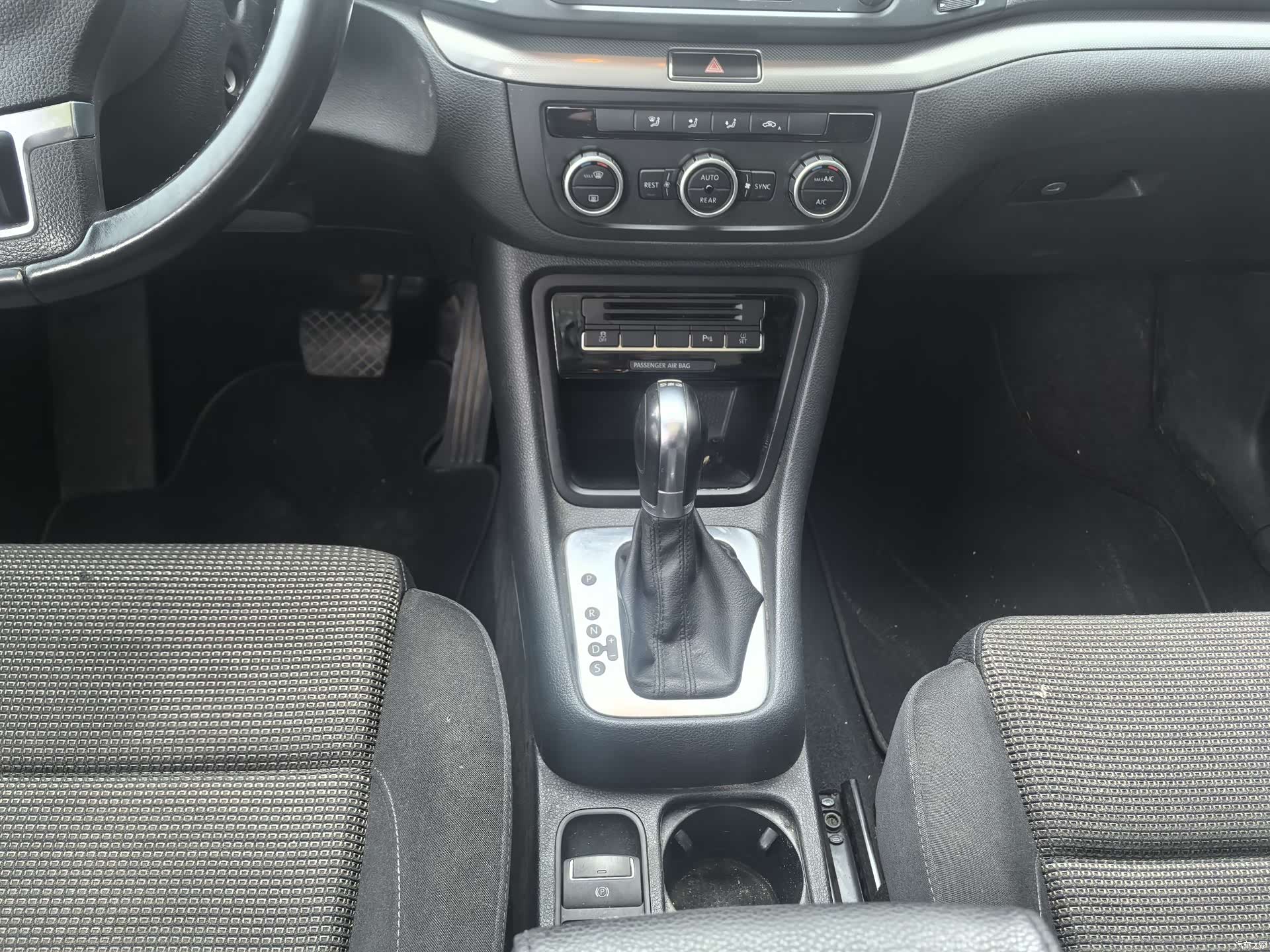 Volkswagen Xia, 2016 10