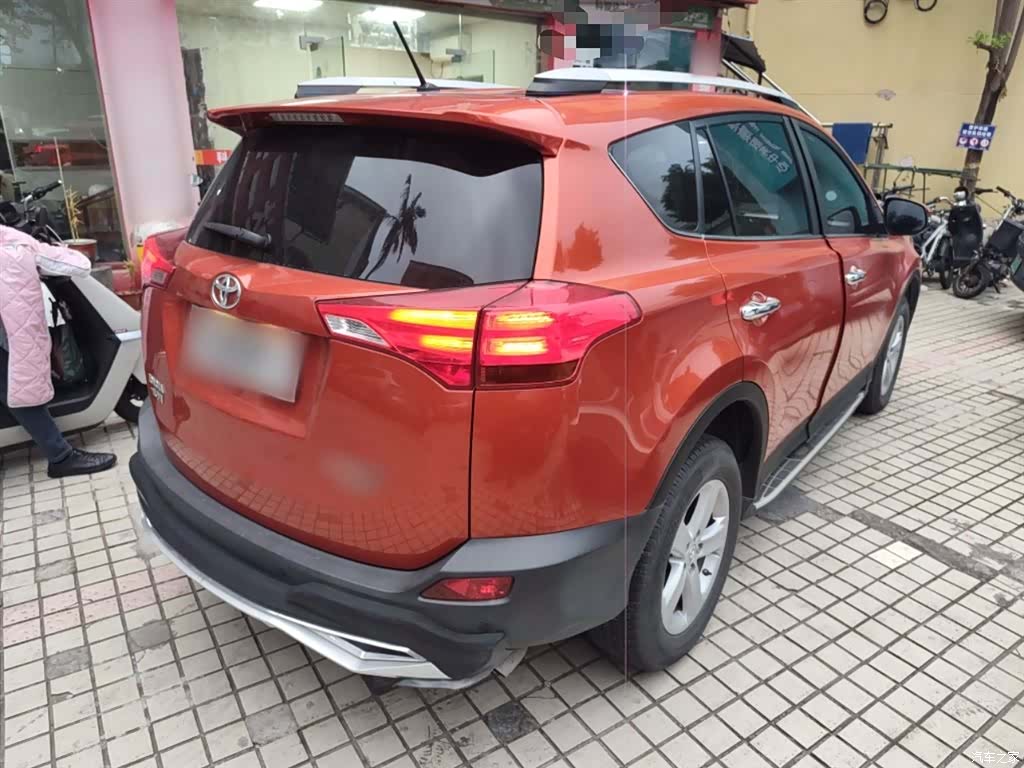 Toyota RAV4, 2014 24