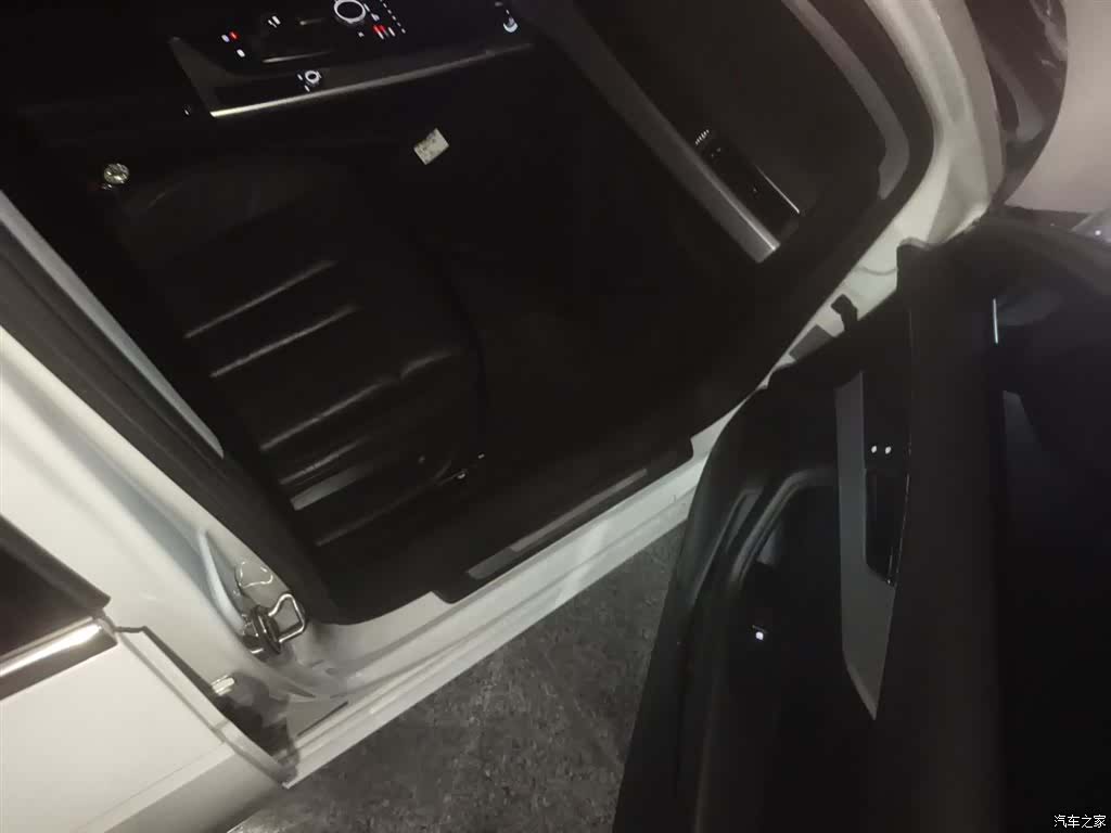 Audi A4L, 2017 21