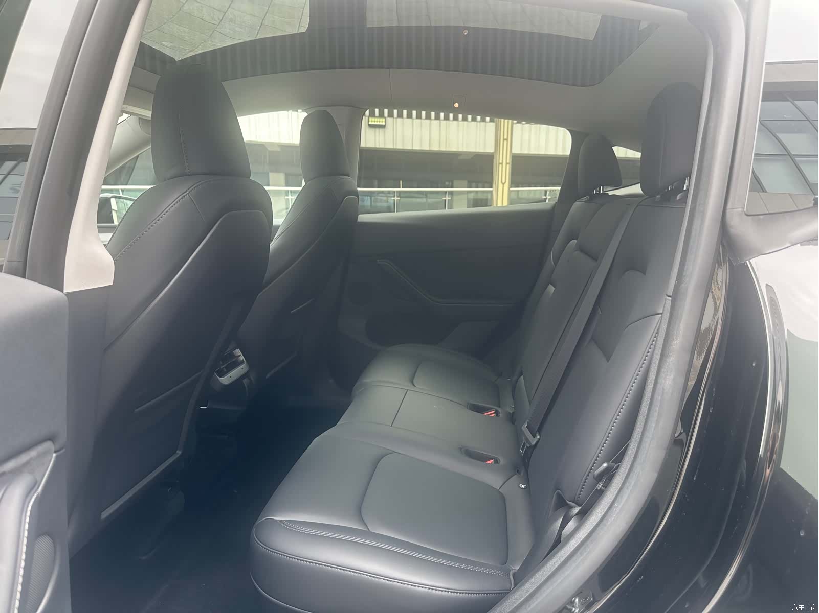 Tesla Model Y, 2024 11
