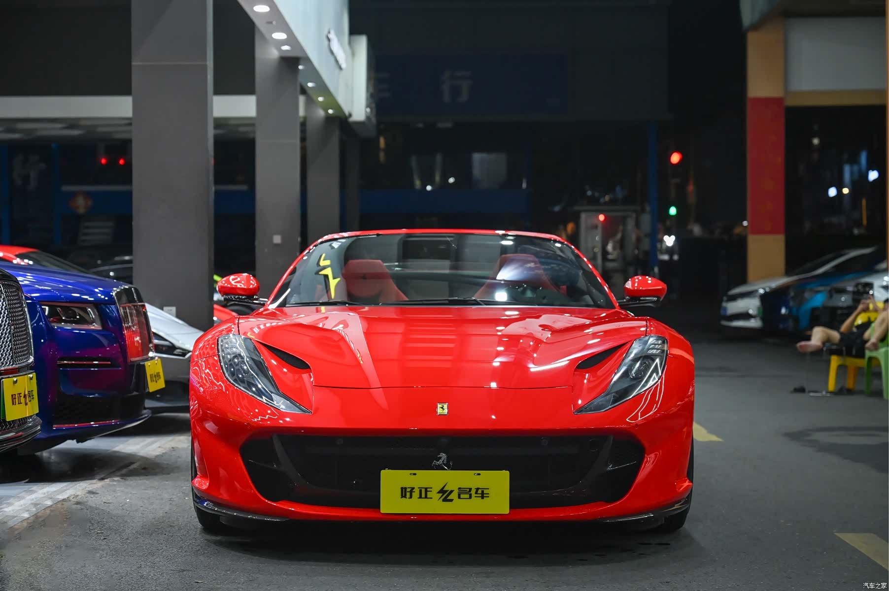 Ferrari 812, 2022 4