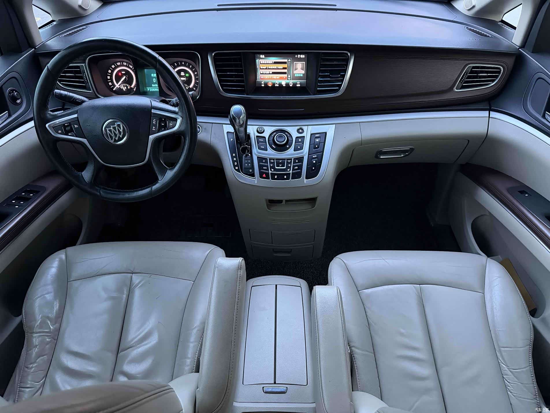 Buick GL8, 2017 7