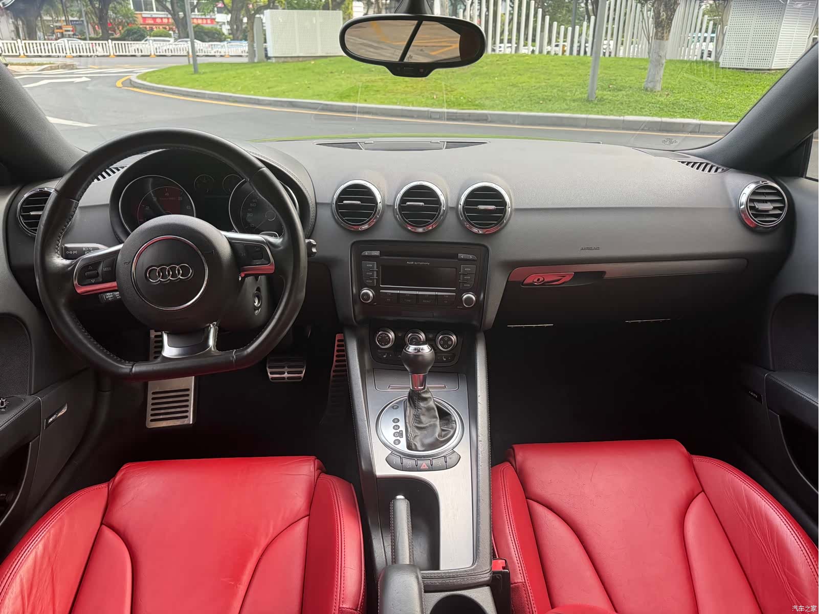 Audi TT, 2011 6