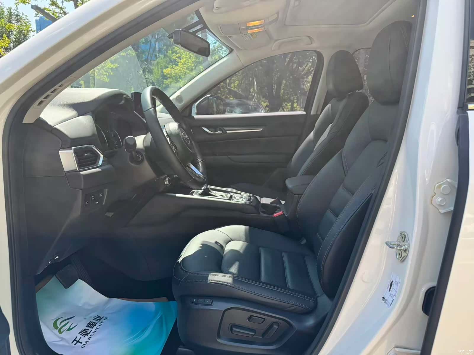 Mazda CX-5, 2023 все фото
