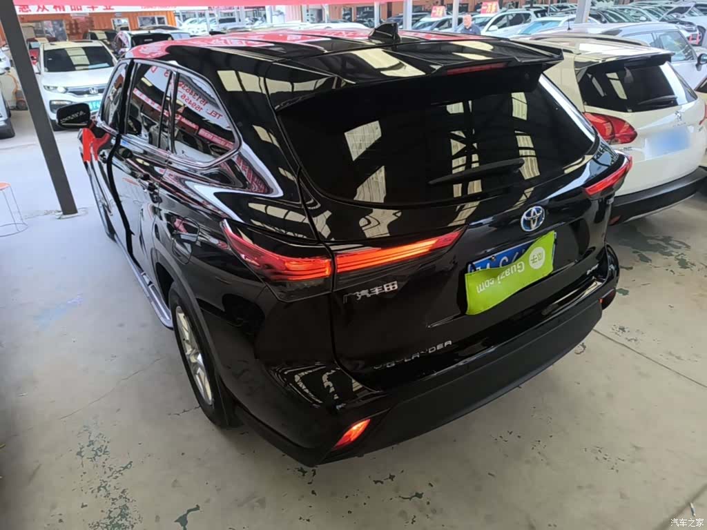 Toyota Highlander, 2022 все фото
