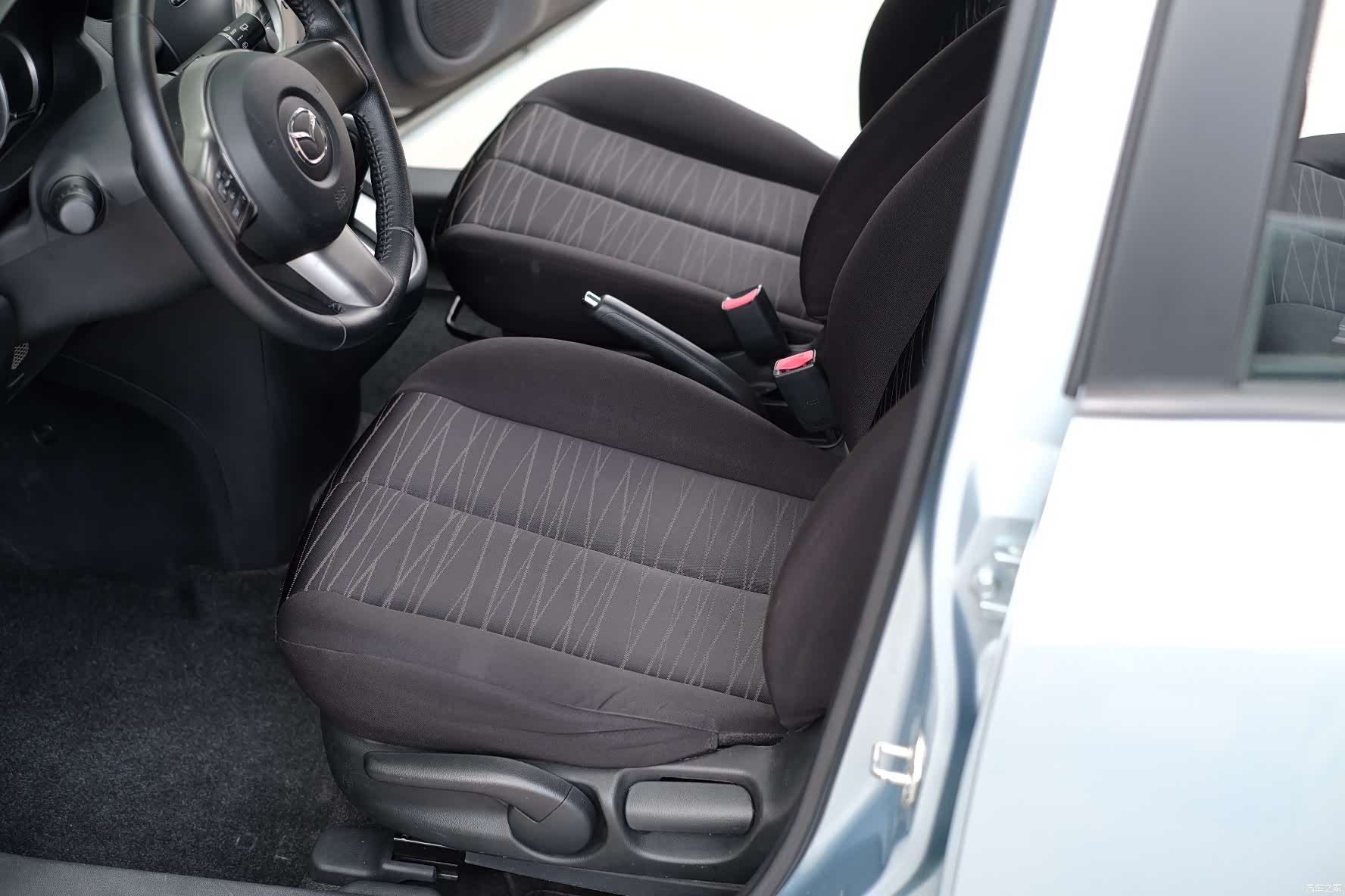 Mazda 2, 2011 24