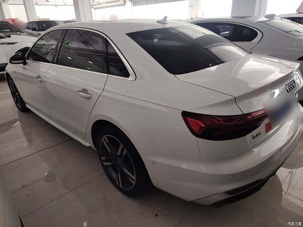 Audi A4L, 2020 все фото