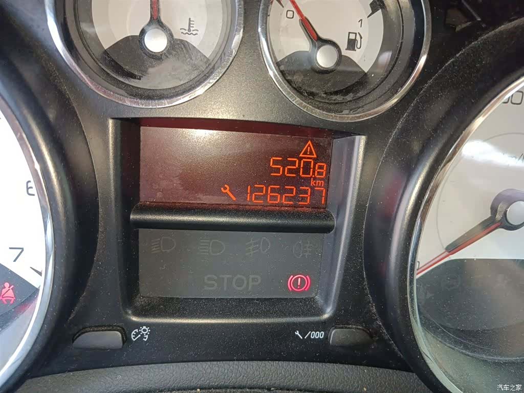 Peugeot 308, 2016 все фото