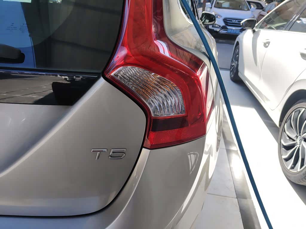 Volvo V60, 2015 24
