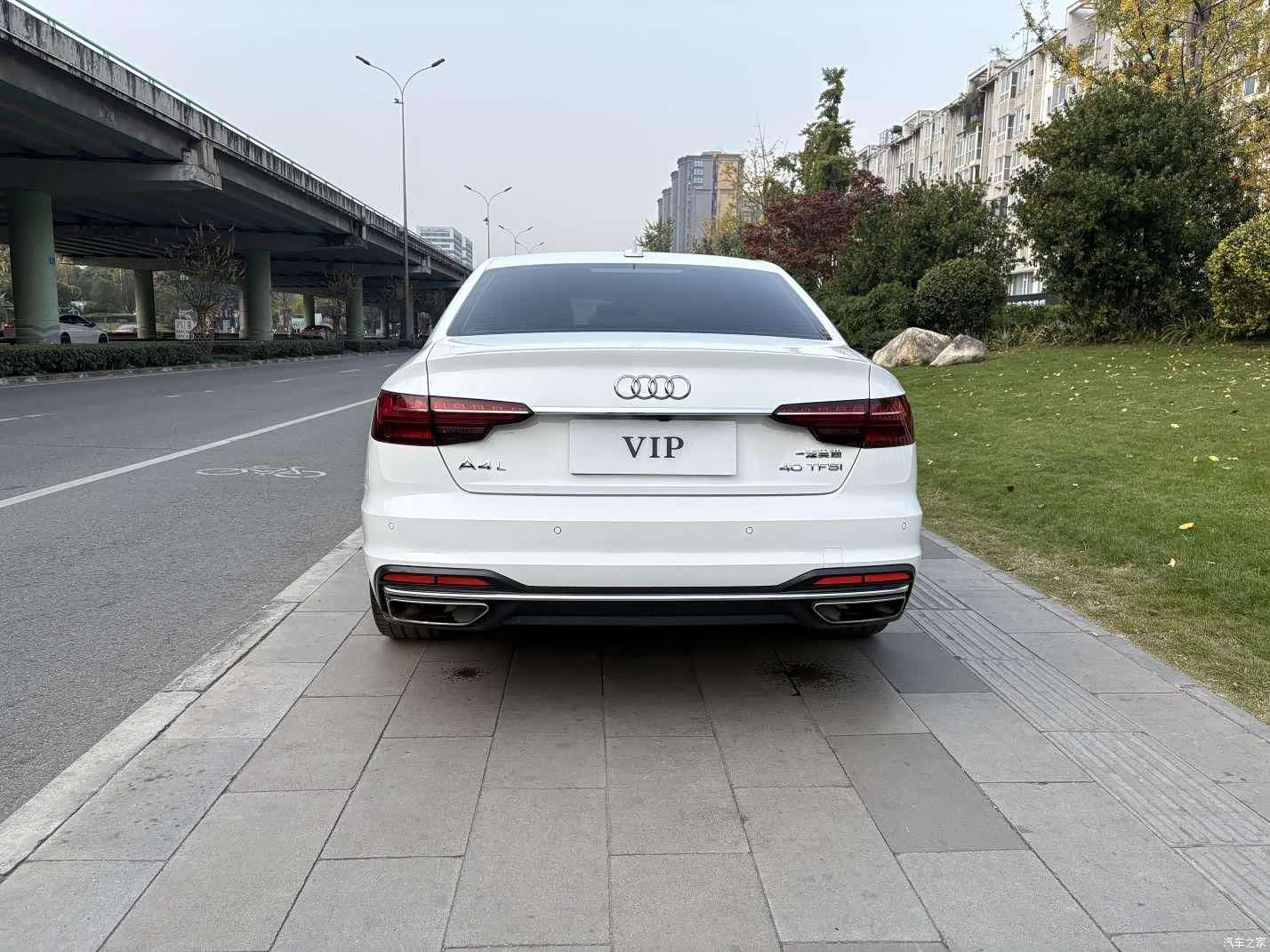 Audi A4L, 2021 все фото