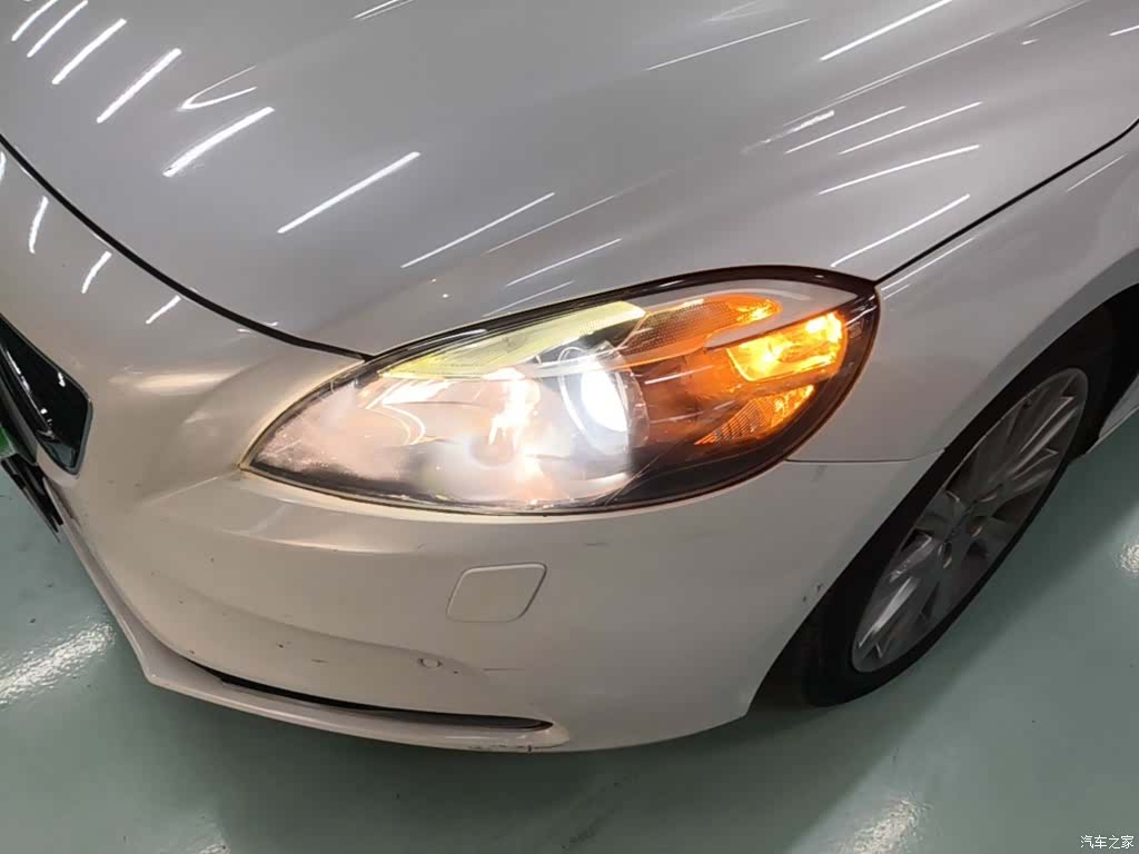 Volvo V40, 2014 18