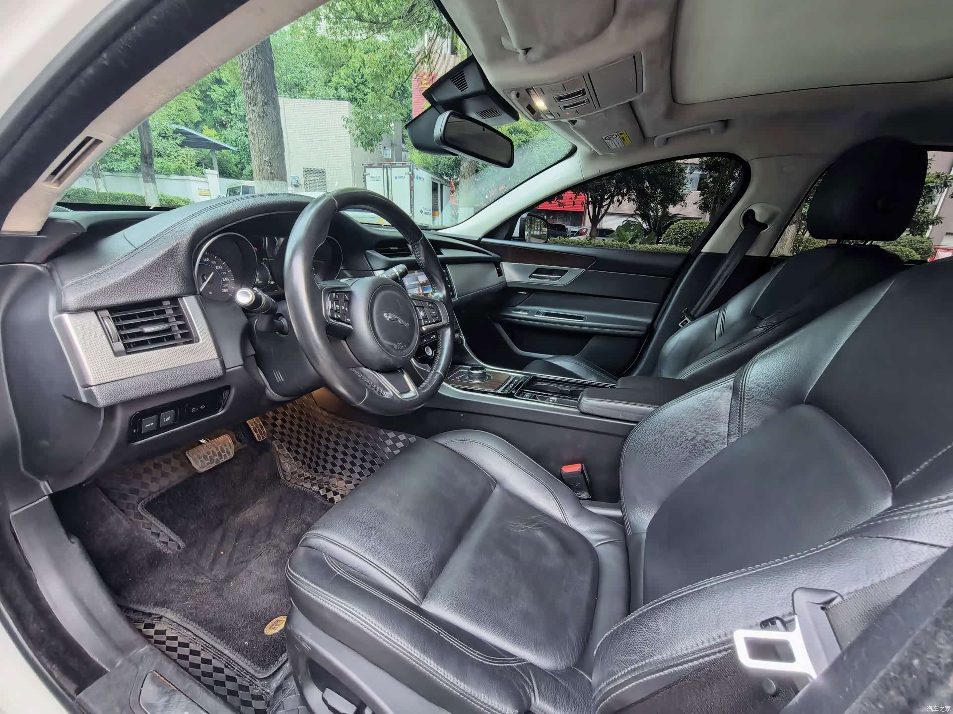 Land Rover XFL, 2017 4