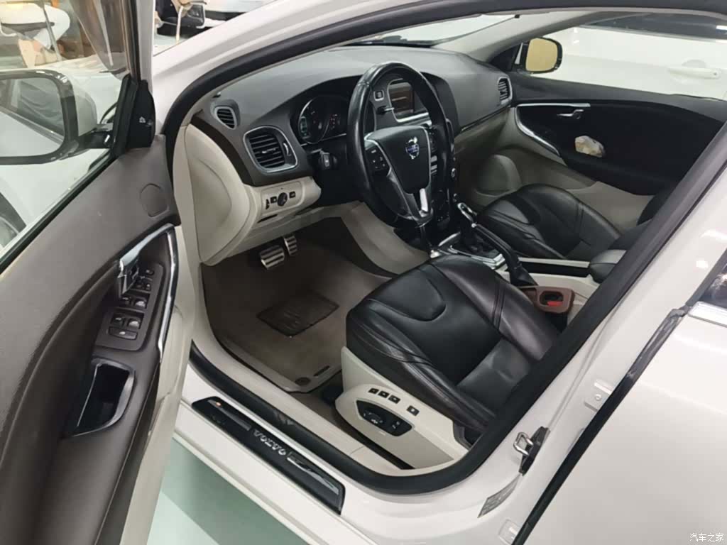 Volvo V40, 2014 12