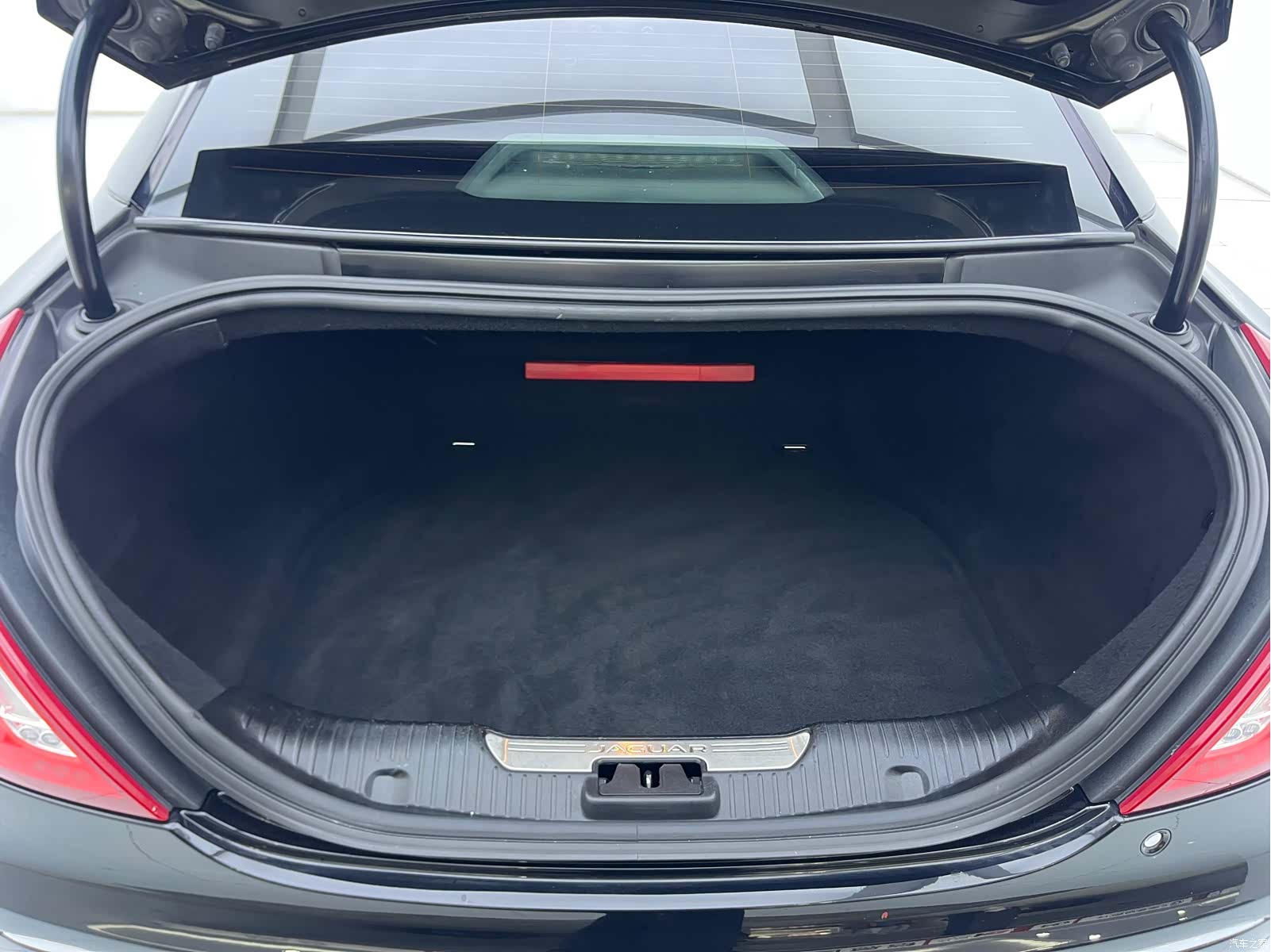 Jaguar XJ, 2015 23